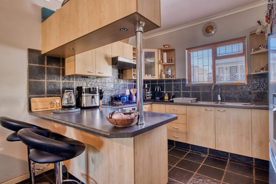 1 Bedroom Property for Sale in Charlo Eastern Cape